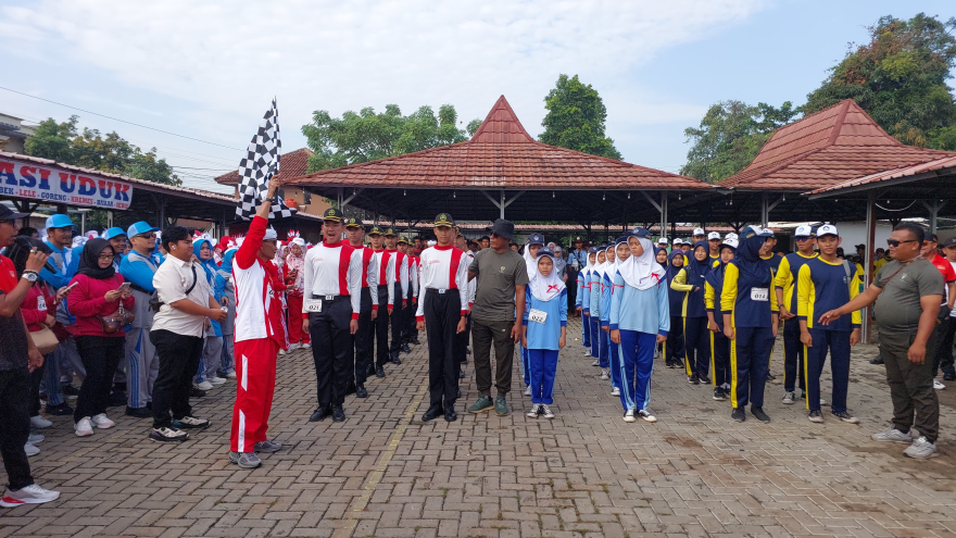 Peringati Hari Jadi Kabupaten dan HUT RI, Desa Sukadami Tuan Rumah Gerak Jalan Kolaboratif Kecamatan Cikarang Selatan